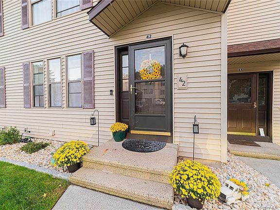 4th image of 42 Barn Finch Circle #42