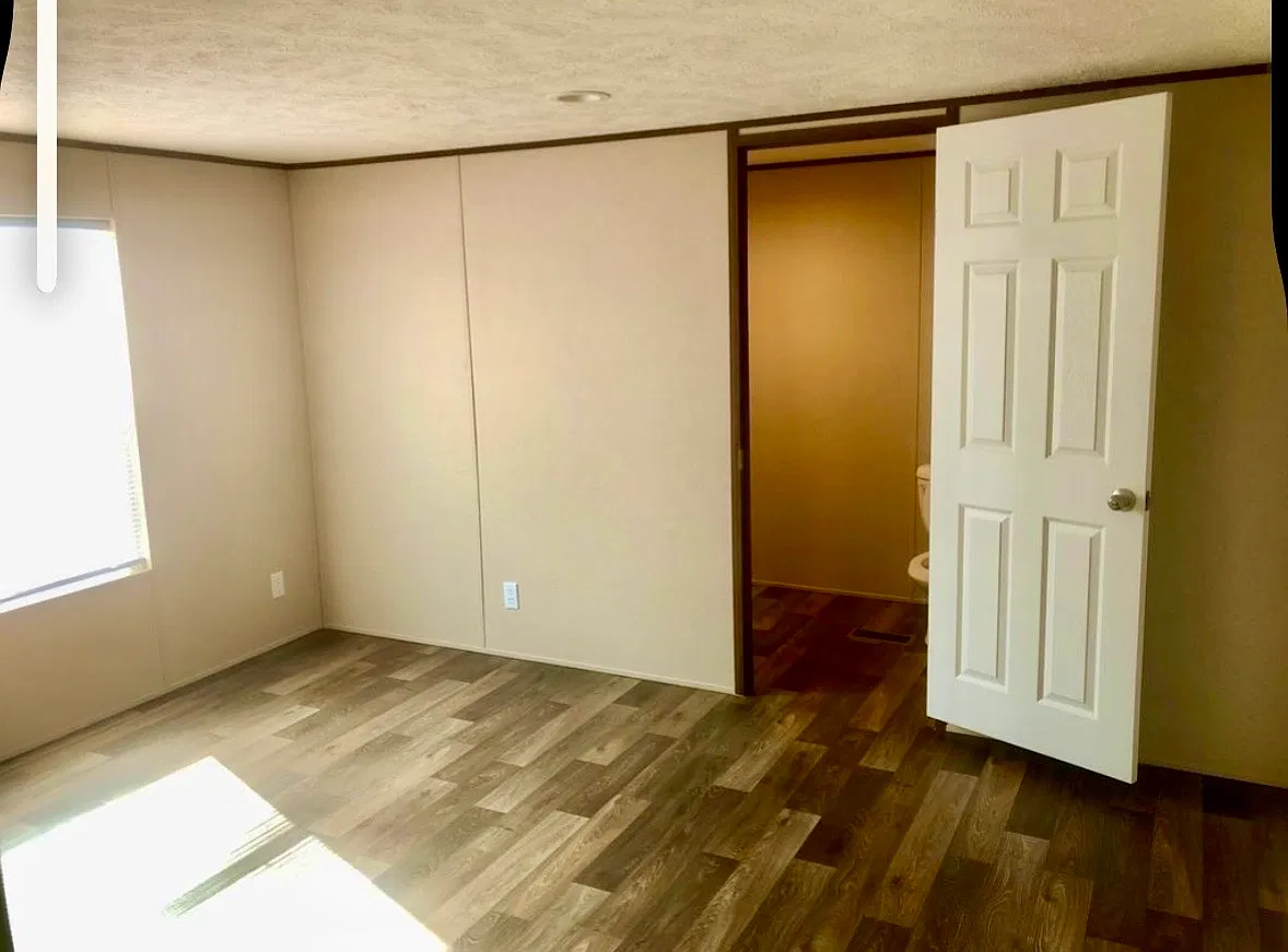 2 bed, 840 sqft, $800 — Photo 2