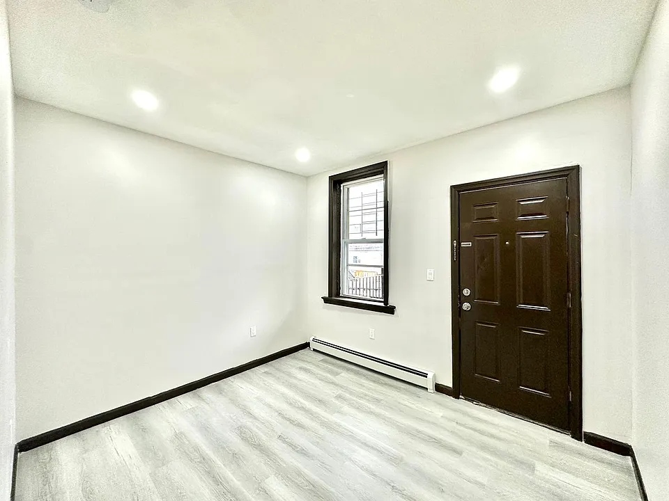 612-613 N 5th St #4