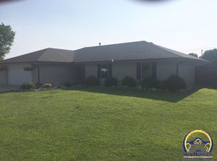 4428 NW Hiawatha Pl, Topeka, KS 66618