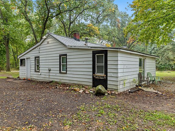 4th image of 9890 Fish Rd