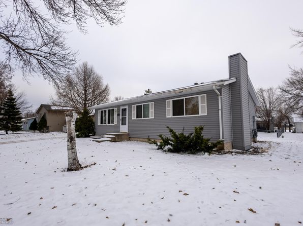 3006 Madison Ave N, Fargo, ND 58102