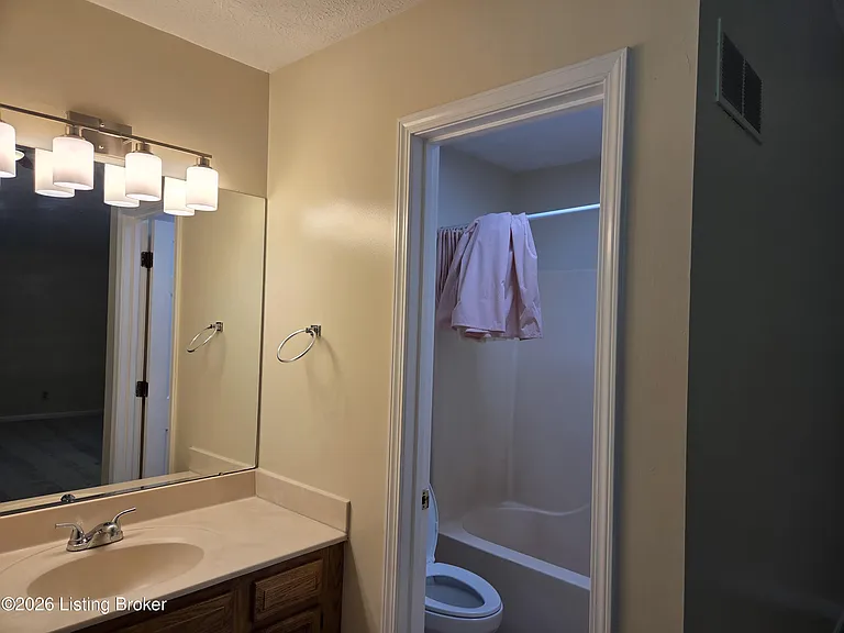 4204 Holly Tree Dr — Photo 21