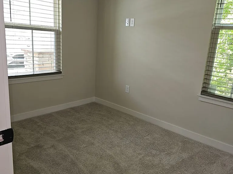 200 Yam Dr #F — Photo 7