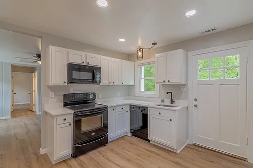 1816 Maple Ln Photo 1