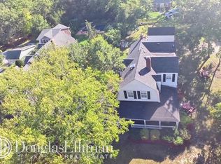 8 Weesuck Ave, East Quogue, NY 11942