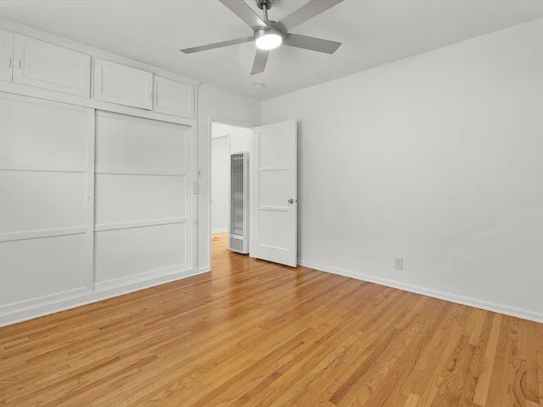 1901 Griffith Park Blvd #1901 — Photo 12