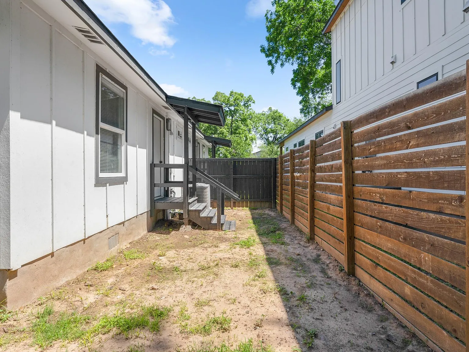 2 bed, 1.0 bath, 900 sqft, $2,400 — Photo 4