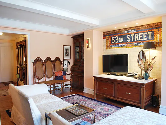 Sold by Sotheby's International Realty | media 1