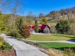 315 Lovely Bluff Rd, Rocky Top, TN 37769