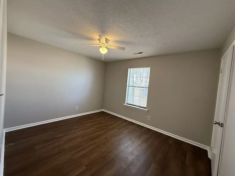 1607 Glenn St SW — Photo 9