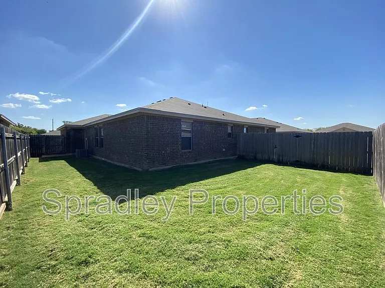 1572 Brady Way — Photo 10