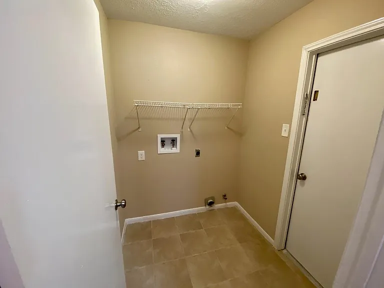 8646 Sunny Ridge Dr — Photo 20