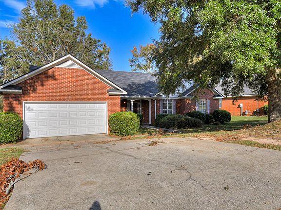 4th image of 4581 Oxford Dr
