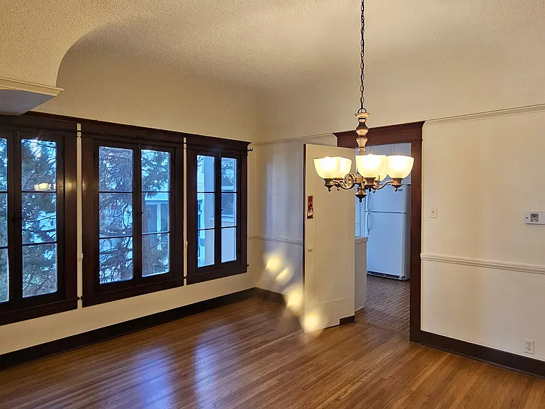 218 1/2 N Kenmore Ave — Photo 20