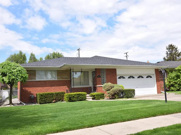 30709 Champine St, Saint Clair Shores, MI 48082