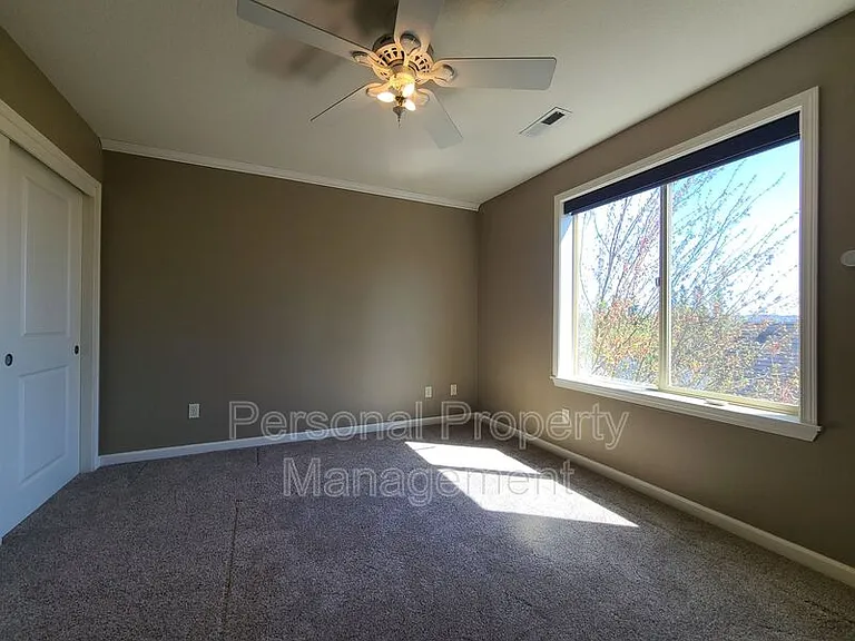 2085 34th St — Photo 23