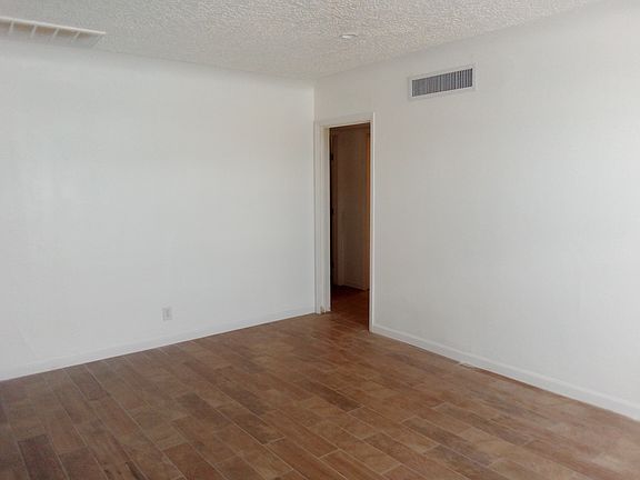 2nd image of 511 Pueblo St