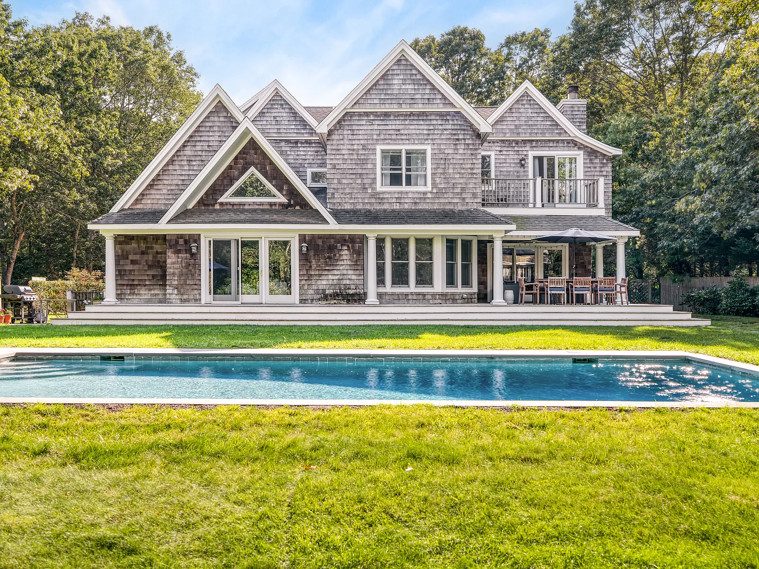Wainscott Post Modern — Photo 1