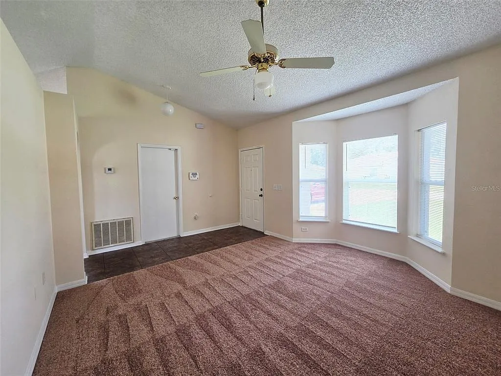 4 bed, 2.0 bath, 1730 sqft, $1,850 — Photo 4
