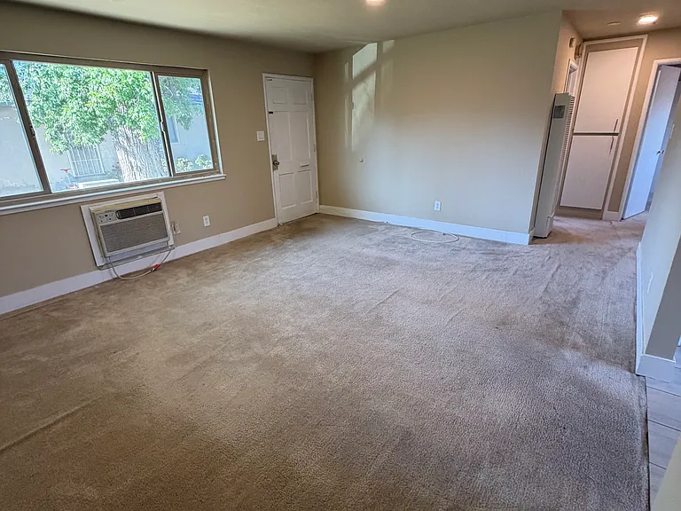 1935 Pine St #1935 — Photo 3
