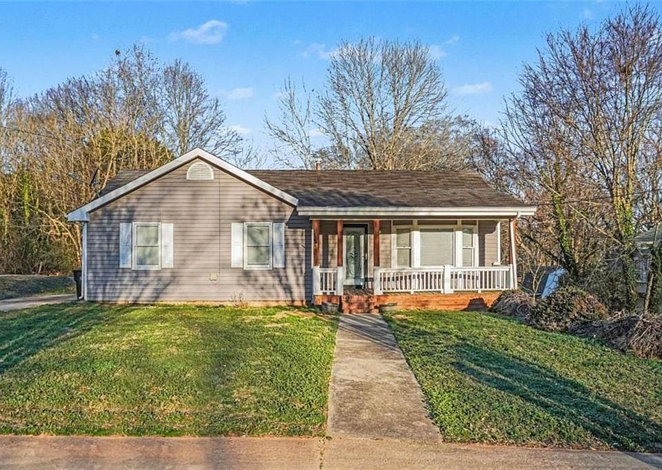 1st image of 221 S Carroll Rd