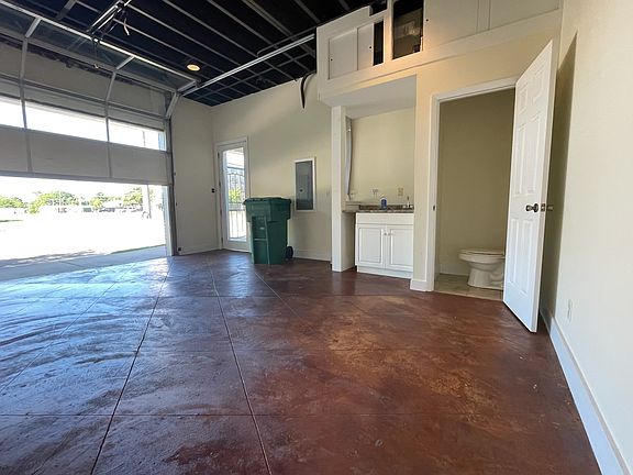Garage with Hulf Bathroom