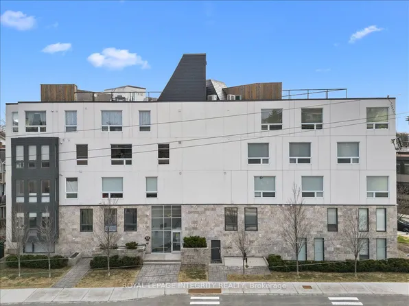 150 Greenfield Ave #204, Ottawa, ON K1S 5W6