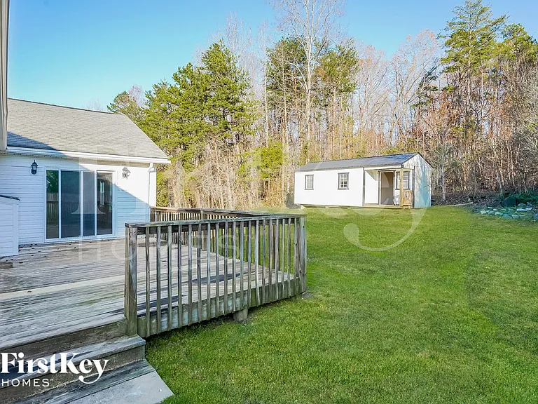8 Whitaker Pl — Photo 14