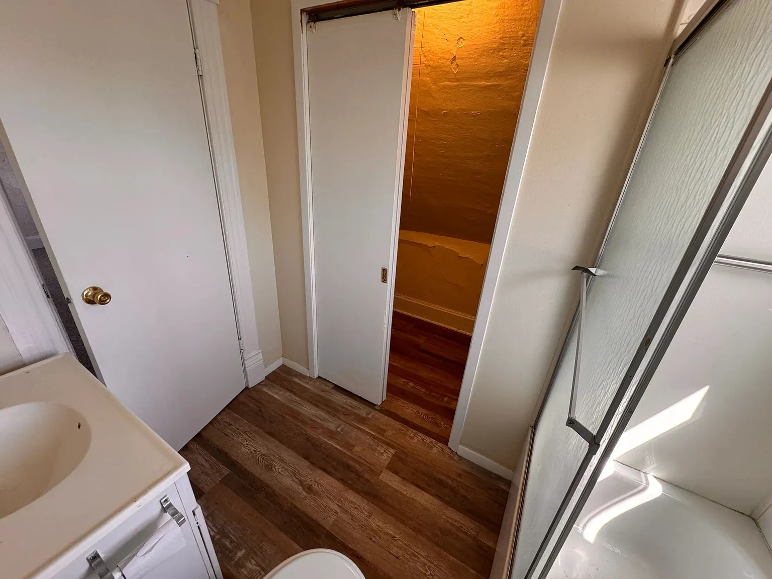 2 bed, 900 sqft, $1,300 — Photo 3