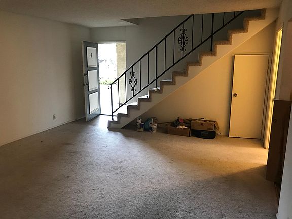 5th image of 410 S Oak Knoll Ave APT 2