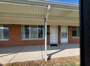 21520 Kelly Rd #106, Eastpointe, MI 48021