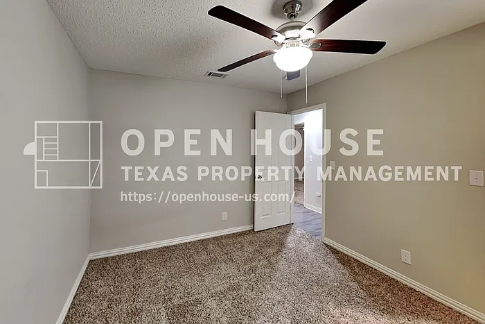 1523 Warwick Dr — Photo 13