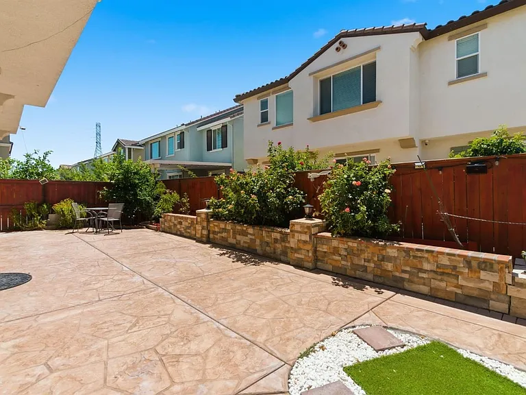 510 E Albertina Ave — Photo 22