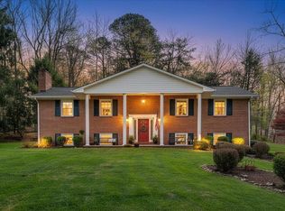 3 Pine View Dr, Radford, VA 24141
