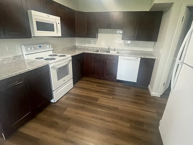 375 Lynn Dr #1 — Photo 2