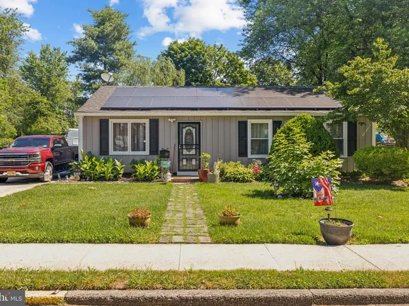 31 E Pitman St, Penns Grove, NJ 08069
