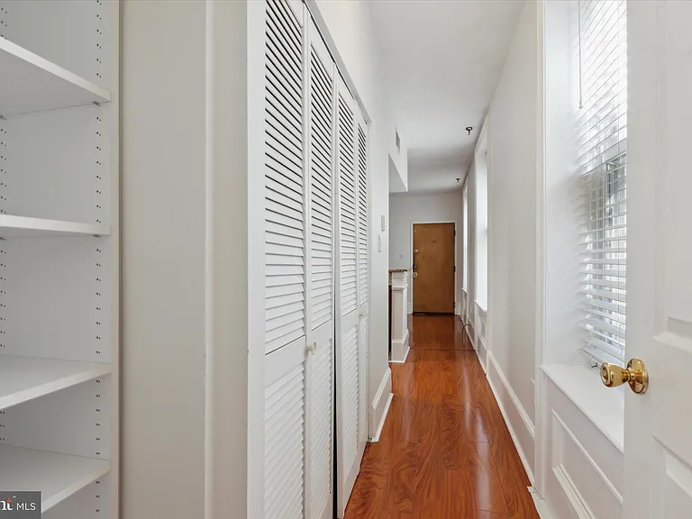 1604 Wallace St #102 — Photo 10