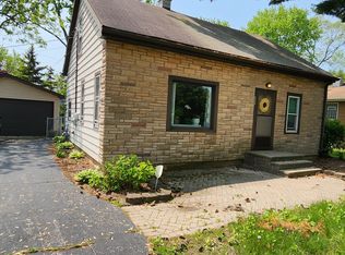 1607 19th St, Zion, IL 60099