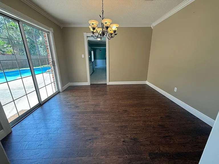 905 Poinciana Dr — Photo 15