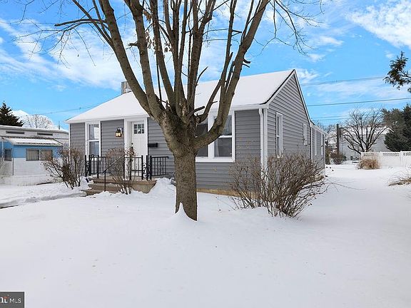 3rd image of 1806 Filbert St