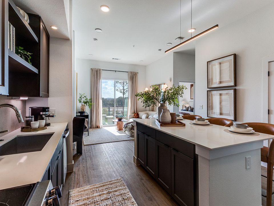 Pearl Bee Cave | Bee Cave, Texas | New Apartment Homes