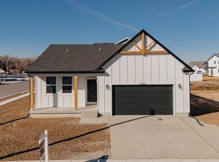 5332 S Century Way #111, Riverdale, UT 84405