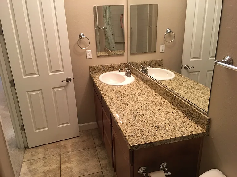 300 W Wisteria Pl — Photo 17