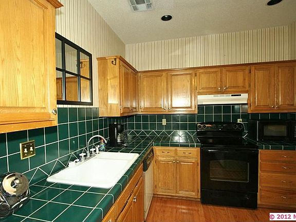 5th image of 13765 S Oak Pl E