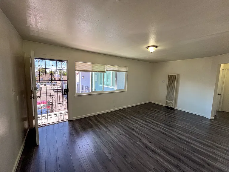9840 Holly St #D — Photo 6