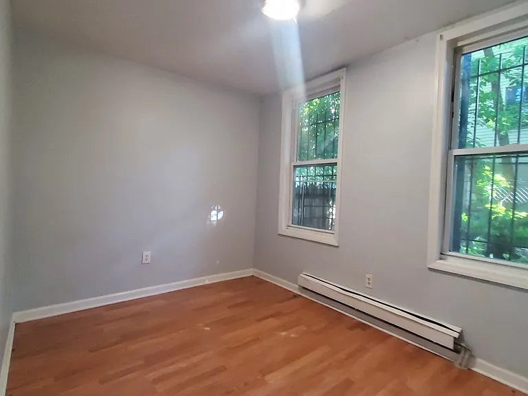 117 Grant Ave #1L — Photo 2