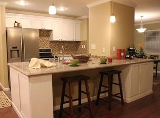 6710 Fisher Rd, Dallas, TX 75214