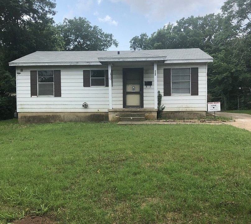 1st image of 114 E Fowler Ave