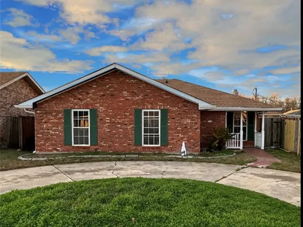 3316 Angelique Dr, Violet, LA 70092